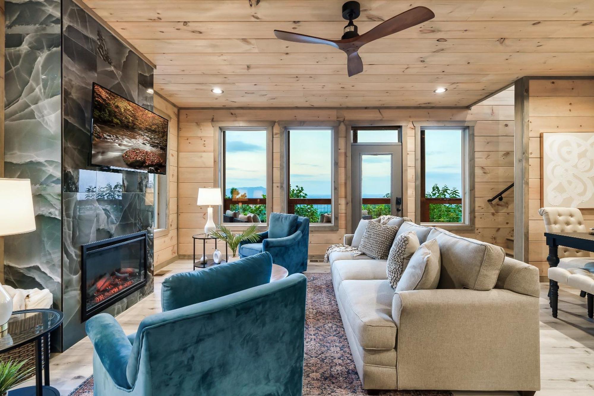 New Luxury Cabin With Stunning Mountainviews,Hottub, Firepit, Fireplace,2 Kingbeds, 2 Covereddecks,Bbqgrill, Shuffleboard And Pool Access เซอเวียร์วีล ภายนอก รูปภาพ